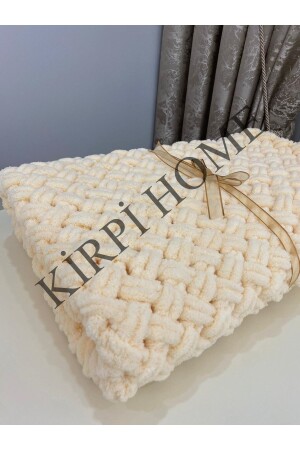 Hand Knitted Blanket 742 Vanilla - Alize Puffy