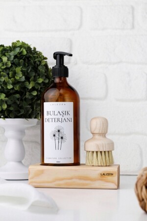 Holz-Ständer, Bürste, florales Geschirrspülmittel, beschriftet mit bernsteinfarbener Flasche AFBM - LALEZEN HOME