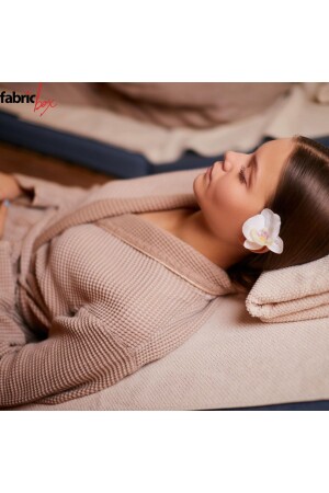 Hotel & Spa Waffle Pike Bathrobe - Fabric Box