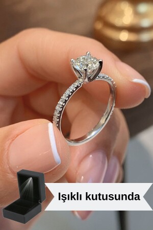 Işıklı Kutuda 1 Carat Kadın Gümüş Yüzük (pırlanta Işıltılı) - Carat Stone