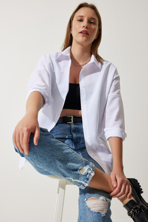 Kadın Beyaz Oversize Uzun Basic Gömlek DD00842 - Happiness İstanbul