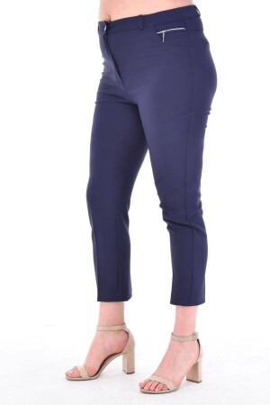 Kadın Büyük Beden Bilek Boy 360° Likralı Lacivert Slim Fit Kumaş Pantolon - Hanezza