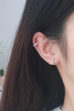 Kadın Gri Zirkon Taşlı Sıkıştırma Çelik Kıkırdak Küpe Ear Cuff - Jaida Moda