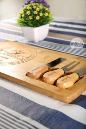 Käse-Präsentationsbrett mit 3 Klingen - M&K Kitchen