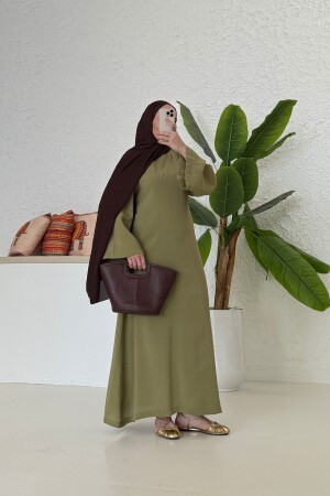 Kleid mit weiten Ärmeln und Doppelsaum in Khaki - Nuuwears