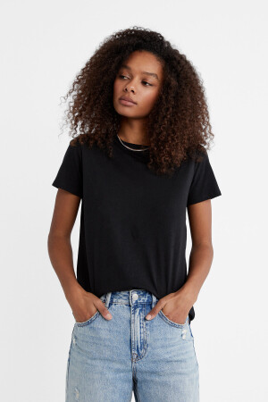 Kurzärmliges Basic-T-Shirt - Stradivarius