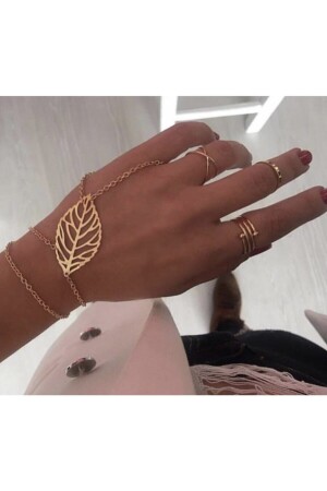 Leaf Detail Gold Hand Accessory - Pop Up Store