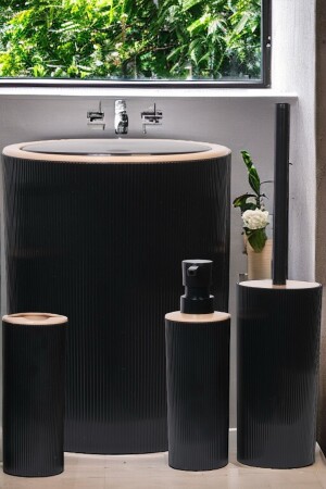 Luxuriöses 4-teiliges Badezimmer-Set. Stilvoll gestaltetes Badezimmer-Set - Decorev