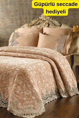 Madam Gold Special Boxed Braunes Doppeldecken-Set mit französischer Spitze – Mitgift-Decken-Set - Constrain