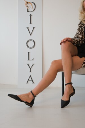 Misty Schwarze lässige Ballerinas mit Knöchelriemen und spitzer Zehenpartie DVL-Misty-03 - DİVOLYA