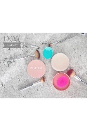 فرشاة مكياج MNZ ومكوكة تنظيف صابون السيليكون 120 جرام صابون (حجم كبير) RVN38 - RAVENNA