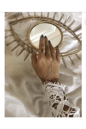 إكسسوار اليد من سلسلة من الذهب MNZ - Pop Up Store