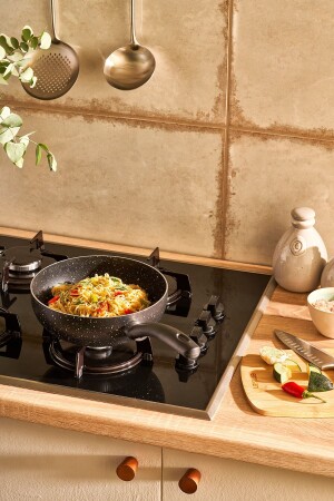 MNZ-Nova Wok Pan 22 سم 600. 15.01.2529 - Emsan