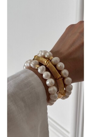 مقعد من الـ MNZ-Real Baroque Pearl Bracelet - Vi Store