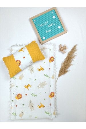 Muslin Bottom Opening Care Mat Safari Care Mat with Pompom 102424 - BELLOT