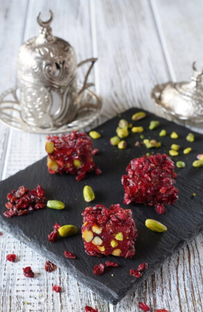 Narlı Fıstıklı Zeliş Lokum - 500gr - Halal