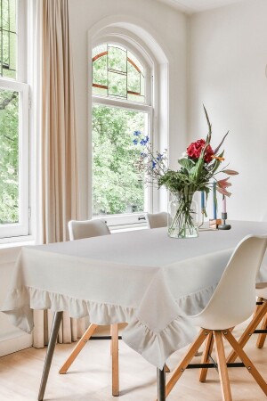 Natural Ruffle Tablecloth Vintage 160x220 Cm - Cotton Maison