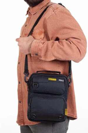 Nw-2203 Imperteks Waterproof Hand and Shoulder Bag Multifunctional 20x24cm Black 22ebyh0040 - Newish Polo