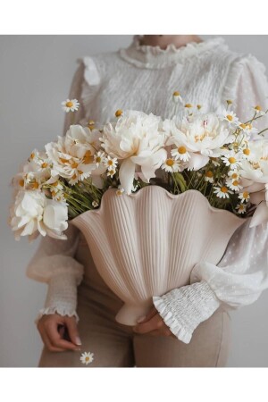 Oyster Vase - Blanj Coffee Roastery