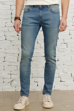 Petrolblaue, extra schmal geschnittene Slim-Fit-Jeanshose aus flexiblem Riss-Jeans-Jeans aus Baumwolle für Herren - Ac&Co / Altınyıldız Classics