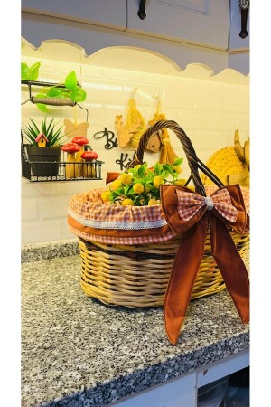 Picnic basket with hand knitted cover - Aydoğdu