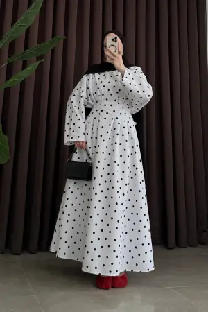 Pinterest Model Waist-Fitting Polka Dot Dress White - Nuuwears