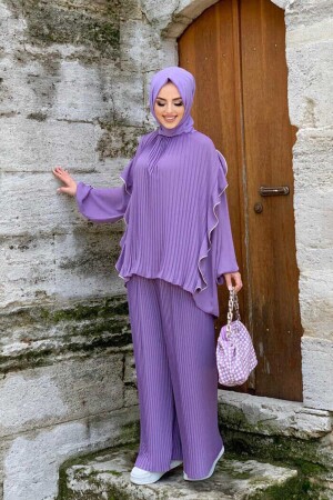 Plissee-Rüschenband-Bluse mit Rundhalsausschnitt und detailliertem Rundhalsausschnitt 2627 Flieder - Bym Fashion