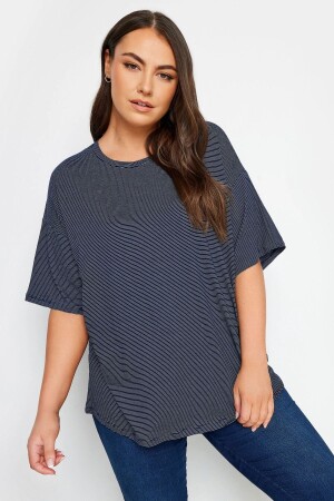 Plus Size Crew Neck Half Sleeve Long Cut T-shirt 302546 - Stil Diva