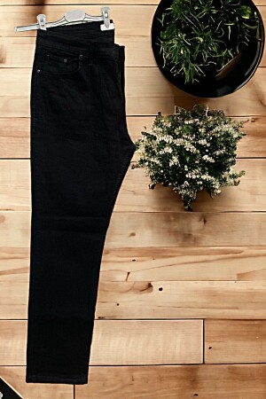 Plus-Size-Jeans - Face Time