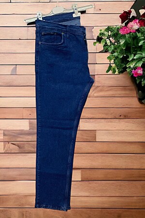 Plus-Size-Jeans - Face Time