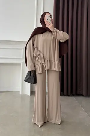 Premium Seri Oysh. Fırfırlı Takım Bej - Nuuwears