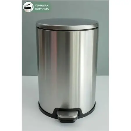 Primanova Cigo Matte Chrome Pedal-Operated Bathroom Kitchen Office Trash Can 12 Lt - PRIMANOVA