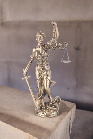 Royal Justice Statue - Themis Themed Decorative Polyester Sculpture - Vadi