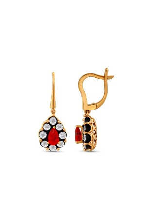Ruby Colored Diamond Earrings - Assos Pırlanta