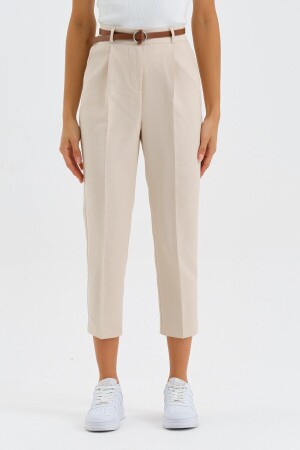 Saisonale Stoffhose mit schmalem Bein und Faltengürtel für Damen in Creme - Macharelbasic