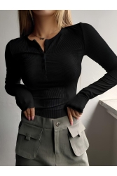 Schwarze langärmlige Damenbluse mit Knopfdetail und Rundhalsausschnitt ASF1-B263 - Asfa Moda