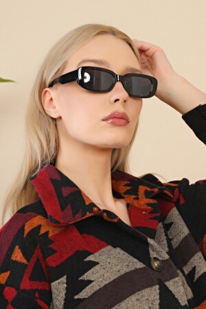 Schwarze rechteckige Damensonnenbrille mit klobigem Rahmen PL22KG531 - Polo55