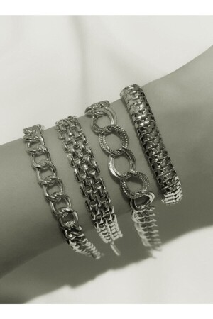 Set aus vier Kettenarmbändern - Bers Aksesuar