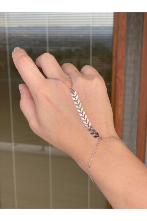 Silver Color Fishbone Chain Hand Accessory - Pop Up Store