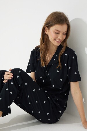 Siyah Beyaz Kalpli Kısa Kollu Pamuklu Düğmeli Pijama Takımı - Siyah İnci