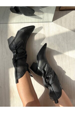 Siyah Delikli Western Tarzı Yazlık Çizme - Shoebourne