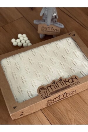 Strickdecke für Neugeborene, durchbrochen - Minik Ay
