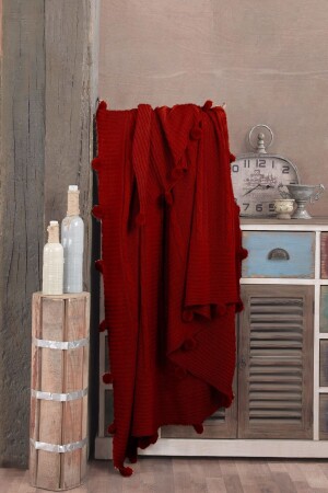 Strickwaren-Kniedecke mit Pompom in Weinrot SURANEV-Pompomed Single Claret Red - İpekçe Home