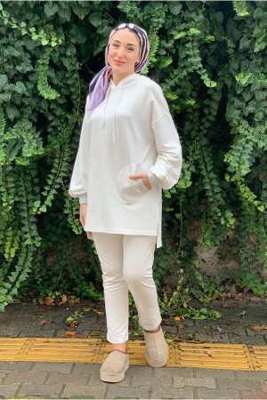 TWO THREAD SUIT WITH ECRU GARNISH - Moda Rosa