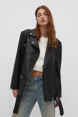 Übergroße Bikerjacke aus Kunstleder - Stradivarius