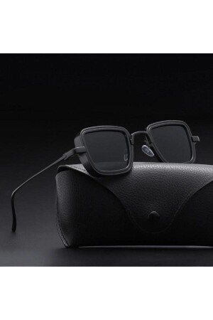 Unisex Black Metal Square Sunglasses - Atlas Accessory