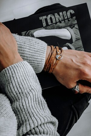مقعد من الجلد البني من نوع MNZ-Unisex - مناسب لجميع أحجام معصم و صندوق خاص VB-0001 - KAVIAQ