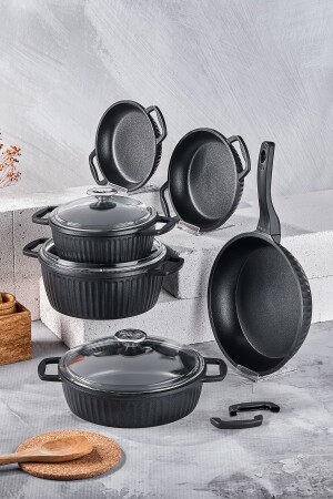 Valeriya Cast Iron 9 Piece Cookware Set - Taç
