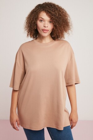 Vıvian Women's Interlock Oversize Round Collar Brown Plus Size T-shirt - Ethiquet