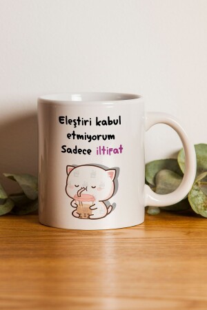 Weihnachtsgeschenk „Ich akzeptiere keine Kritik, nur Komplimente“ bedruckte Tasse asko-kusko-1 - gavebutik
